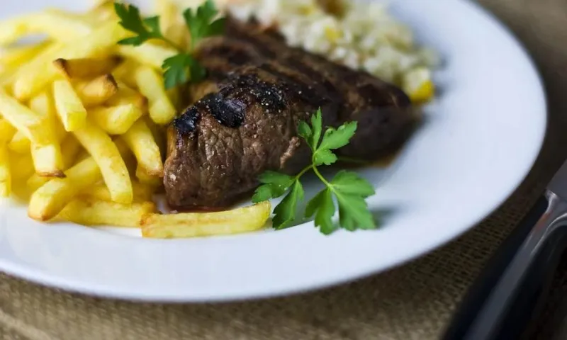 Нутрициолог назвала продукты, которые лучше не есть вместе