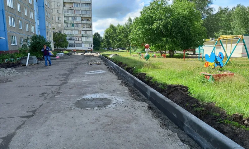 Ещё три двора начали благоустраивать  в Барнауле в рамках нацпроекта