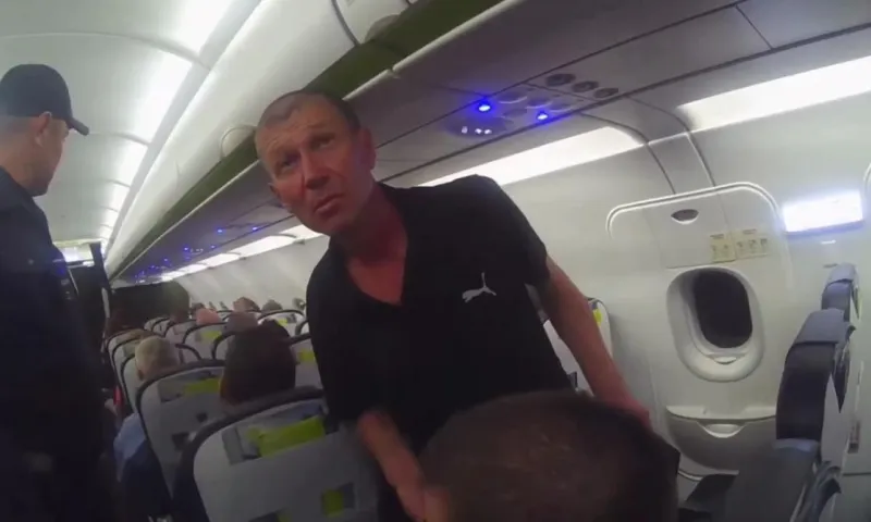 Не еду в Магадан: в Новосибирске задержали авиадебошира