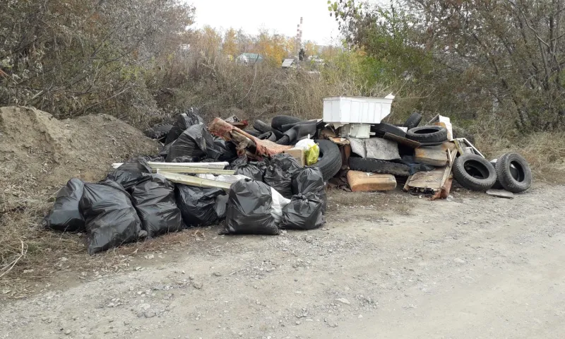 Две несанкционированные свалки убрали в Барнауле