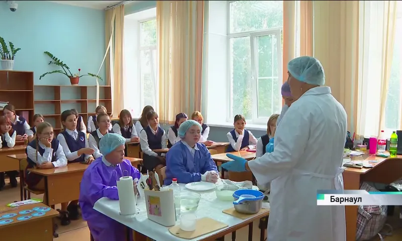 В профессии со школьной скамьи: в Барнауле открылись профильные классы аграрной направленности