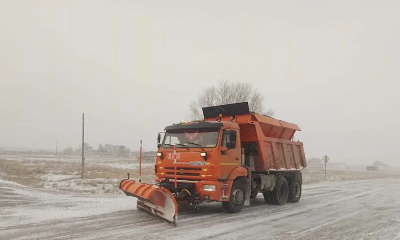 285 единиц дорожной техники работают на дорогах Алтайского края