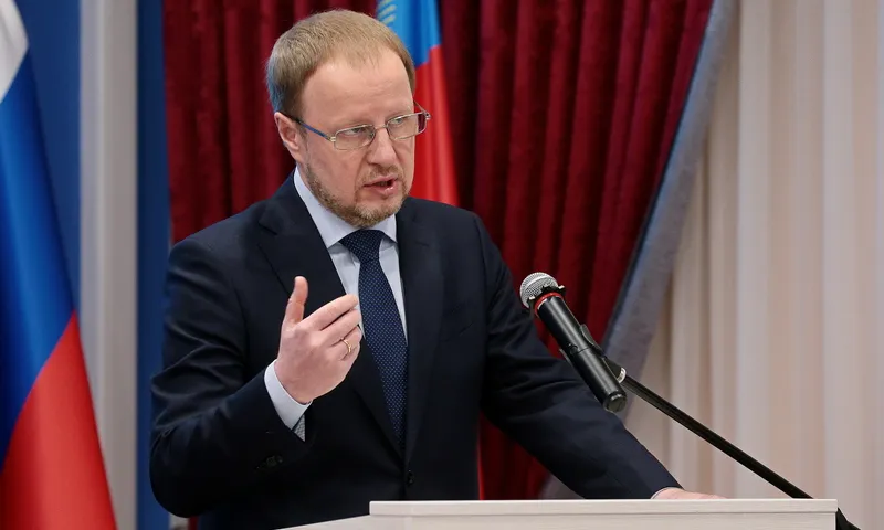 Виктор Томенко призвал банкиров к долгосрочной ответственной и профессиональной работе в условиях санкций