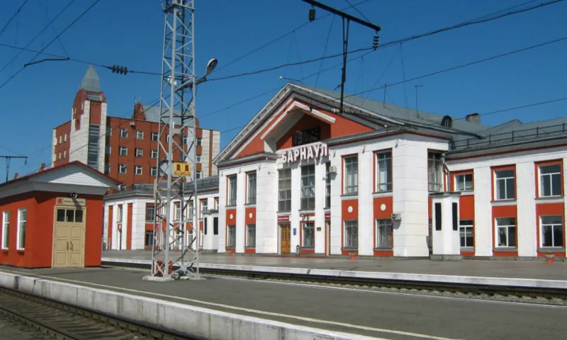 Дополнительные пригородные поезда начали курсировать в Алтайском крае