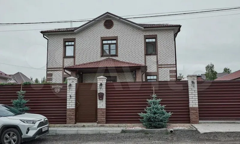 В посёлке под Барнаулом продают коттедж с видом на Обь за 39 миллионов рублей