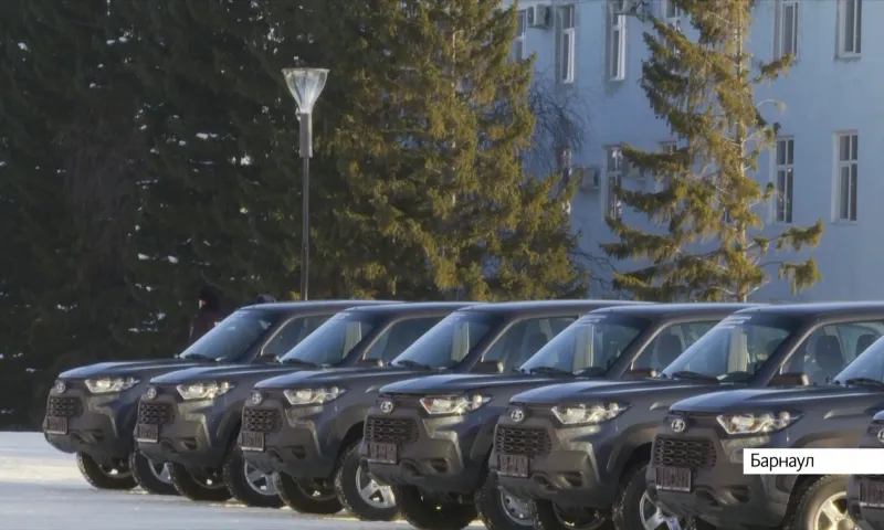 Ключи от легковых автомобилей и дипломы труженикам агропромышленного комплекса вручил губернатор Виктор Томенко