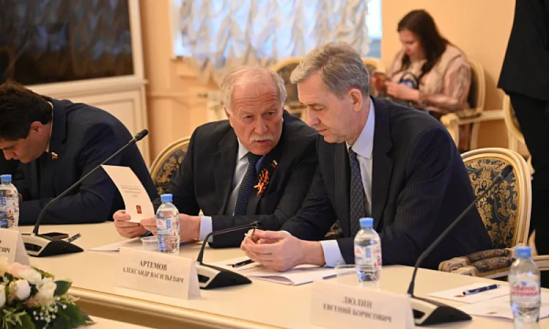 Председатель парламента Алтайского края провел заседание в Санкт-Петербурге 