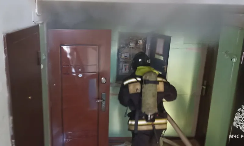 Два пожара за двое суток произошло в пятиэтажке Барнаула
