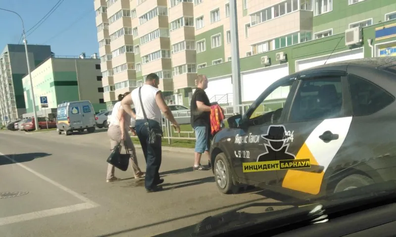 Соцсети: женщину сбили на пешеходном переходе в Барнауле