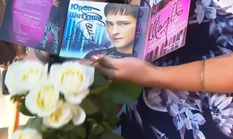 Памятник Юрию Шатунову и основателю группы «Ласковый май» Сергею Кузнецову установят в Оренбурге