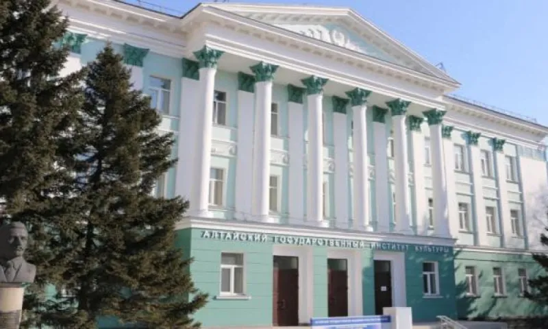 Число бюджетных мест в АГИК выросло на треть
