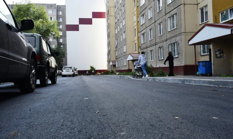 Дворы на улице Энтузиастов ремонтируют в Барнауле
