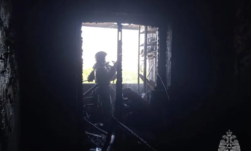 Пять человек спасли на пожаре в Бийске