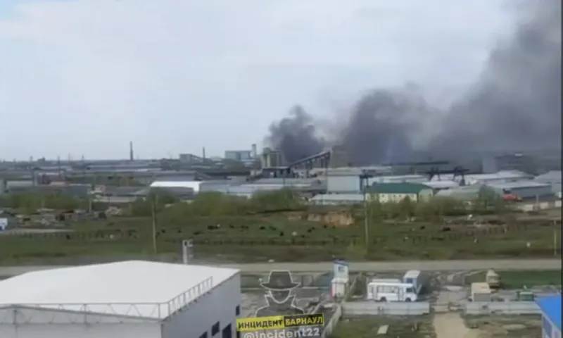 В Барнауле заметили столб дыма