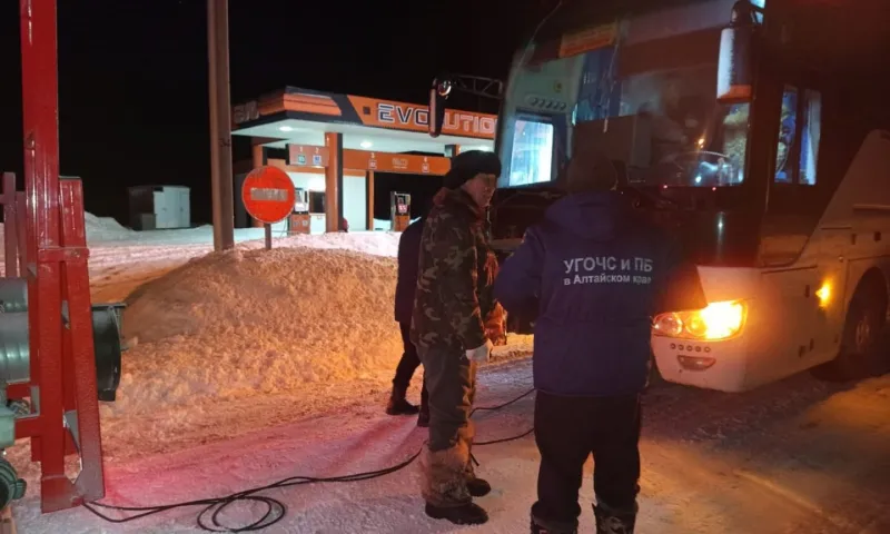 Автобус с иностранцами сломался в Алтайском крае
