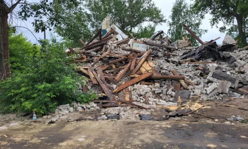 В спальном районе Барнаула сносят аварийные дома