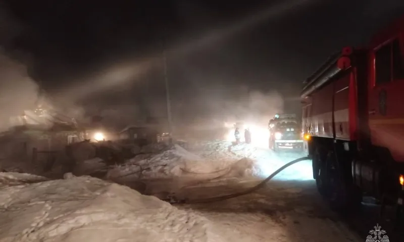 21 человек тушил пожар в Рубцовске