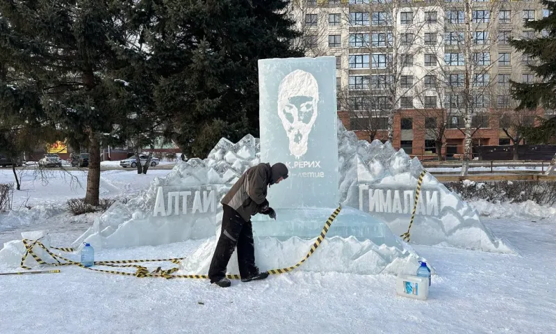 «Надгробие» Николая Рериха в снежном городке возмутило бийчан