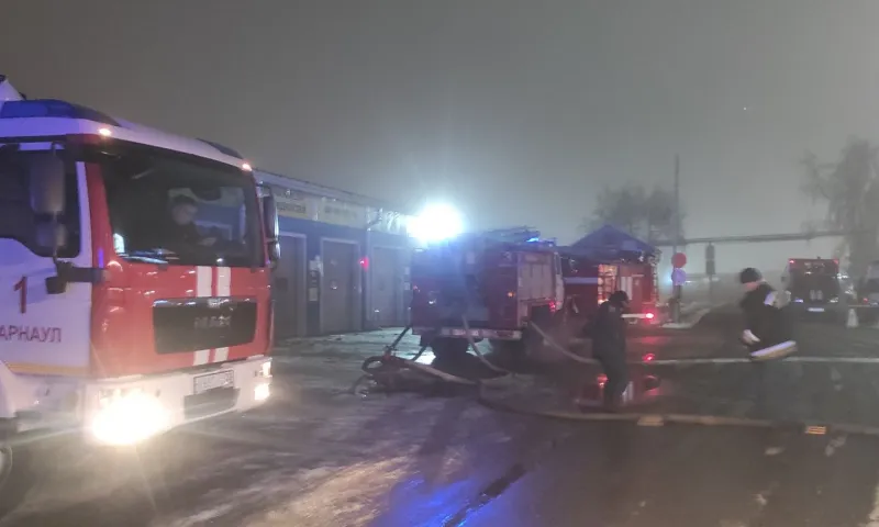 Пожар на складе потушили в Барнауле