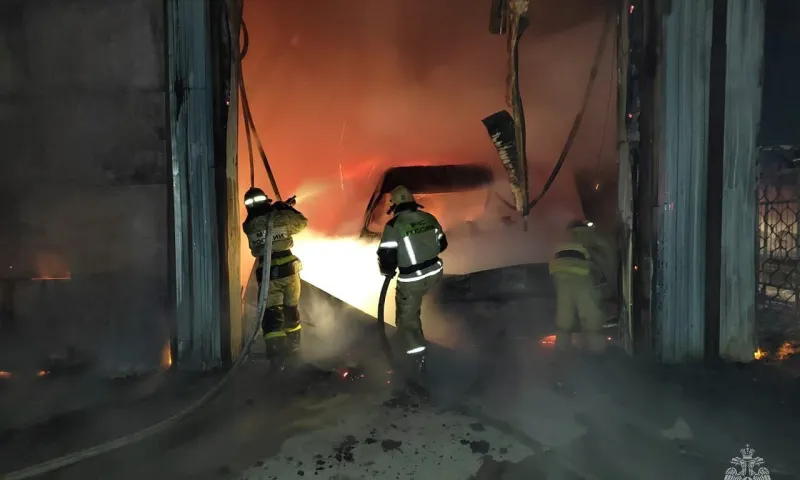 Три серьезных пожара произошло ночью в Барнауле и Бийске