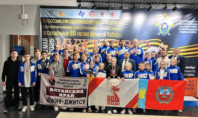 Юные алтайские борцы завоевали почти 50 медалей на всероссийских соревнованиях