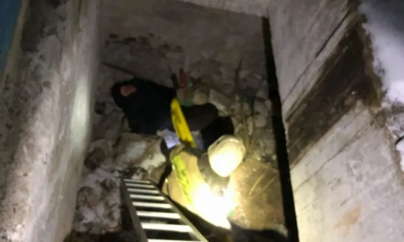 Мужчина провалился в подвал в Шелаболихинском районе