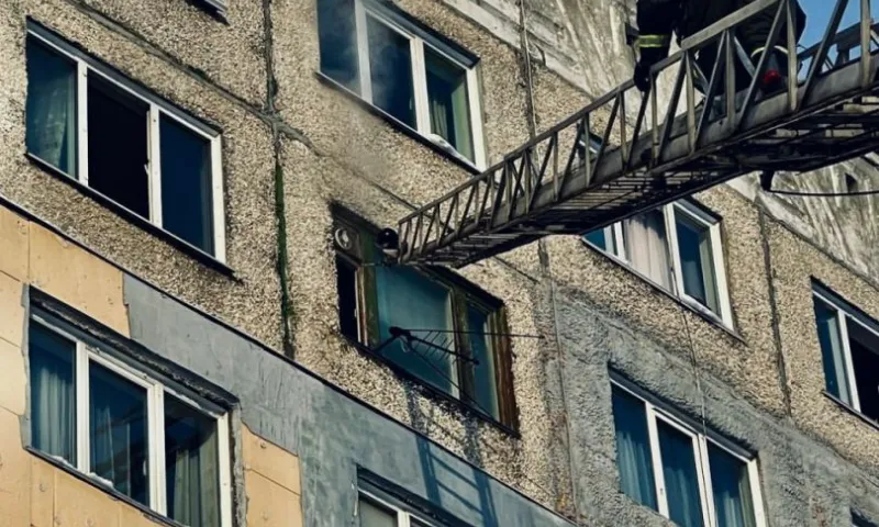 Пожар произошел рано утром в барнаульской девятиэтажке