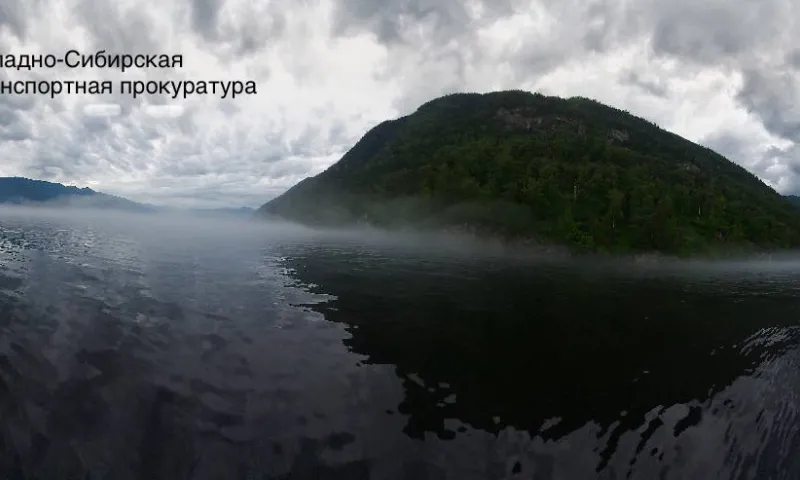 Судоводителя моторной лодки обвиняют в смерти пассажира на Алтае