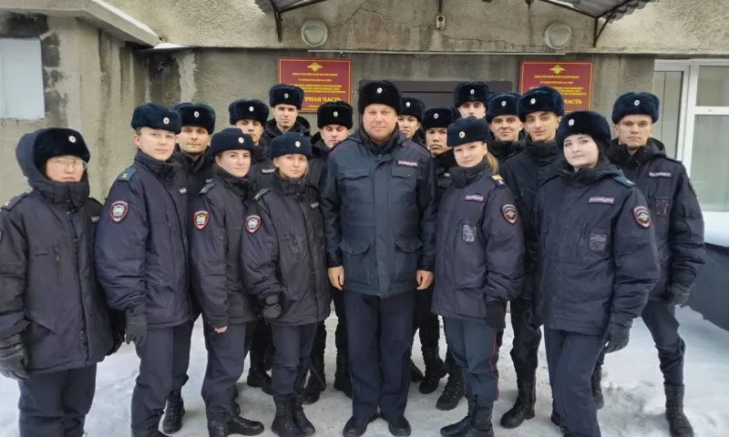Транспортные полицейские Алтая встретились с курсантами БЮИ МВД России
