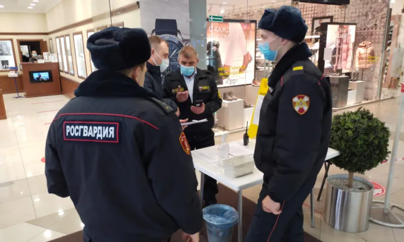 Нарушения есть. 48 объектов проверили в Барнауле во время рейда по соблюдению противоковидных правил