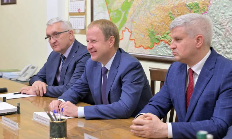 Губернатор Алтайского края и Генконсул Кыргызстана в Новосибирске обсудили развитие двусторонних отношений