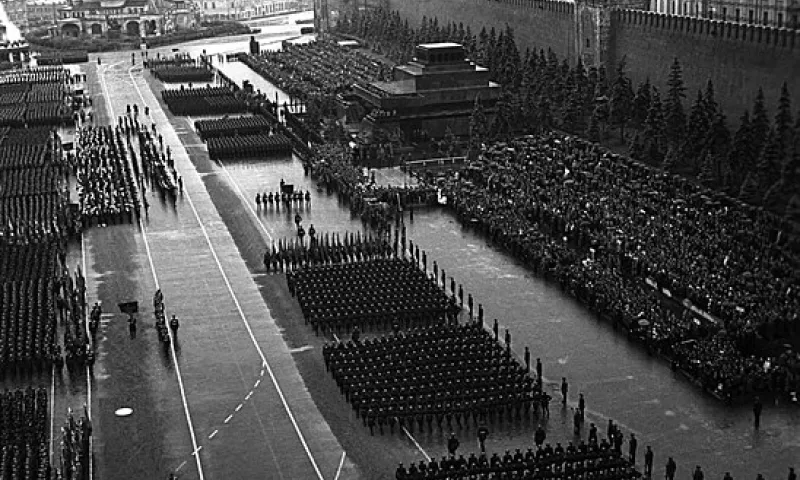 В России создадут онлайн-портал о судьбах участников Парада Победы 1945 года