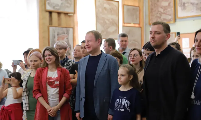 Губернатор Виктор Томенко принял участие в «Ночи музеев» в Бийске 