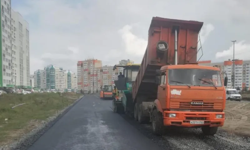 Проспект Энергетиков продолжают ремонтировать в Барнауле