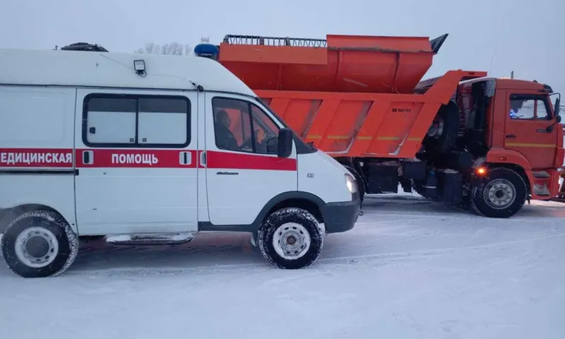 Дорожники помогли медикам транспортировать тяжелого пациента до Рубцовска