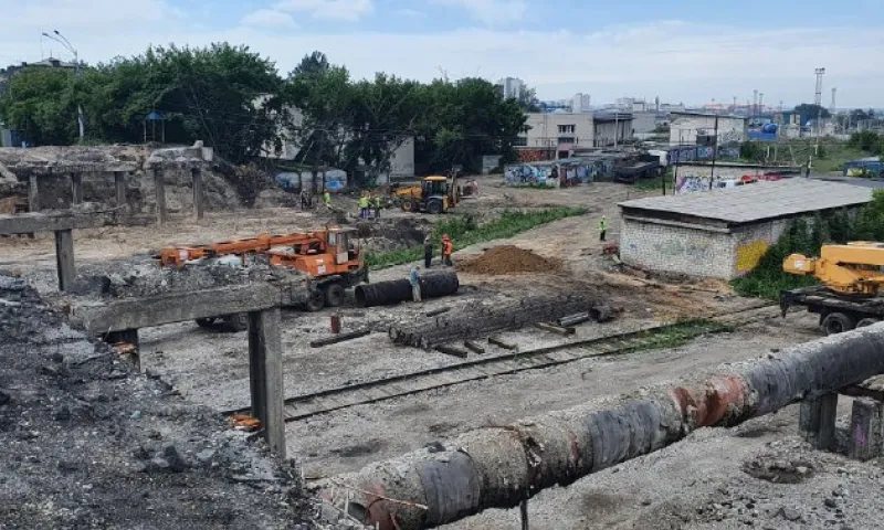 Установка буронабивных столбов на Новом рынке в Барнауле завершена на 60 %