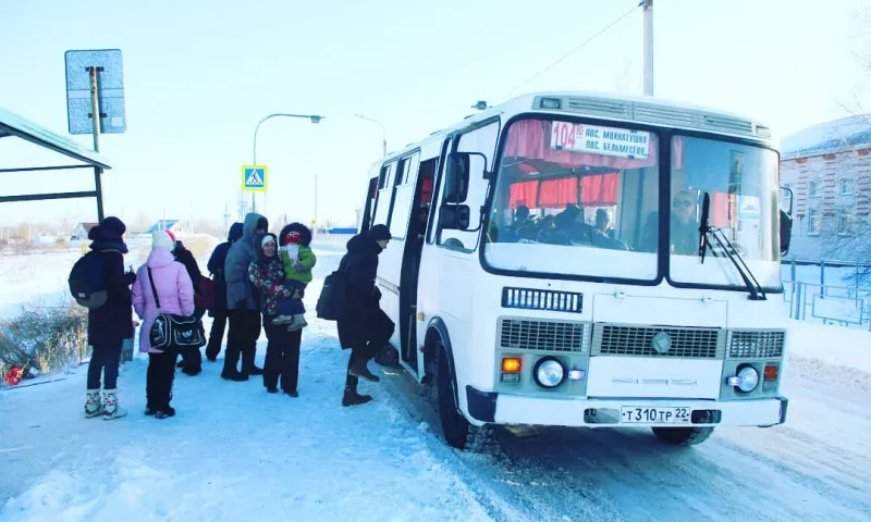 Вячеслав Франк поручил решить проблему автобусного сообщения с поселком Бельмесево