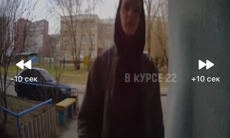 Барнаульцы возмущаются хулиганом, который разрисовывает стены подъездов в Барнауле