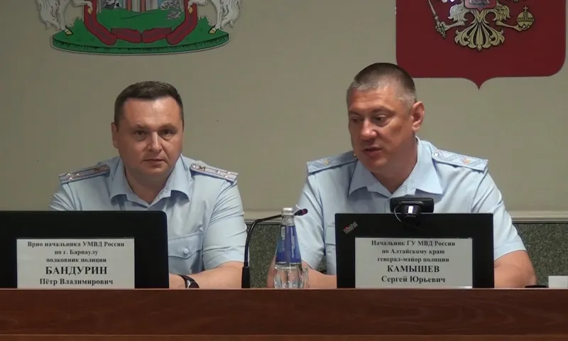 Нового начальника УМВД по Барнаулу представили личному составу