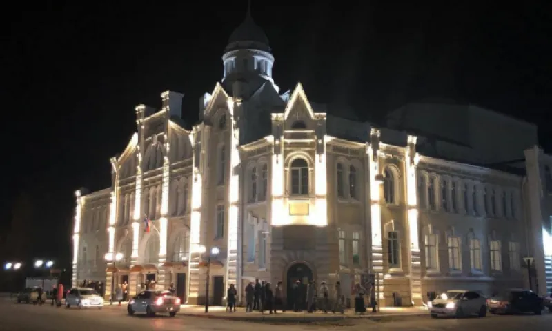 Пять спектаклей алтайских театров сопроводят тифлокомментариями в 2023 году