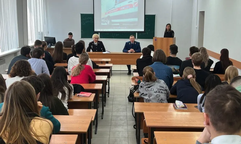 Транспортные полицейские встретились со студентами юридического института Алтайского государственного университета