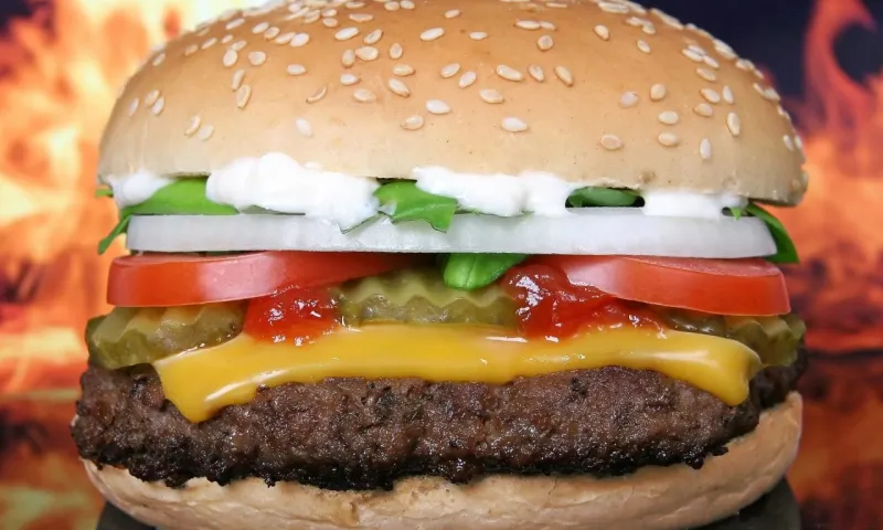 СМИ: McDonald's может возобновить работу в России под другим брендом