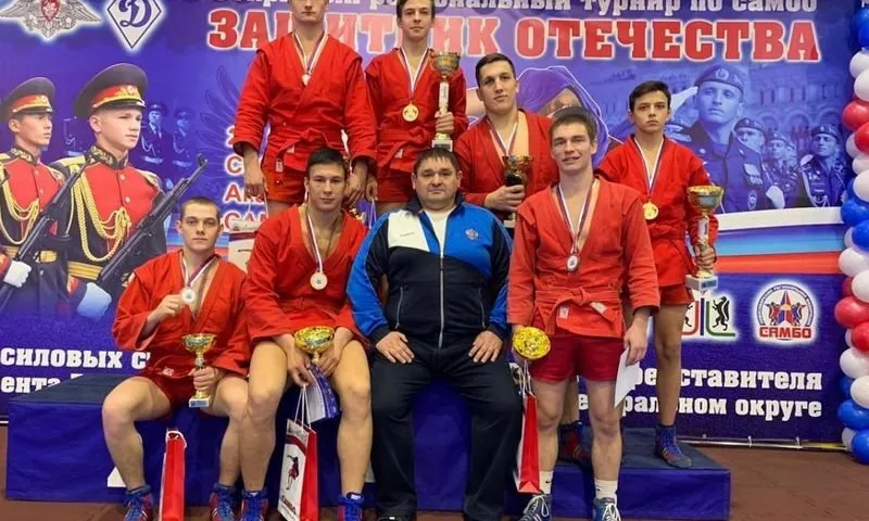 Алтайские спортсмены стали призерами турнира по самбо на Кубок полномочного представителя президента России в СФО