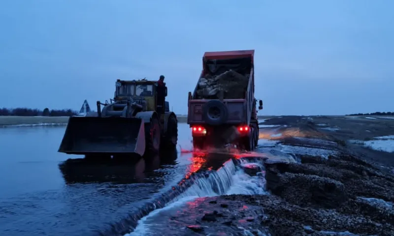 Движение на одной из трасс Алтайского края восстановили после подъема талых вод