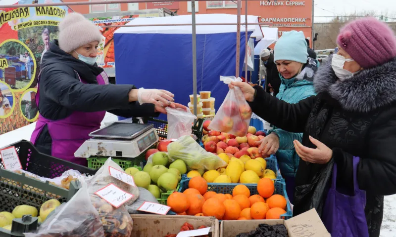 В Барнауле подсчитали, сколько денег потратили горожане на первых продуктовых ярмарках 2022 года