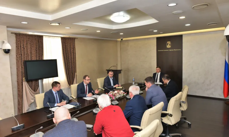 Внедрение долгосрочных контрактов с перевозчиками обсудили в Барнауле