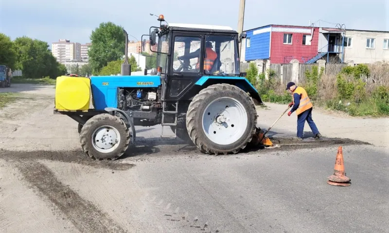 Более 11 тысяч квадратных метров дорог и тротуаров заасфальтировали в Барнауле