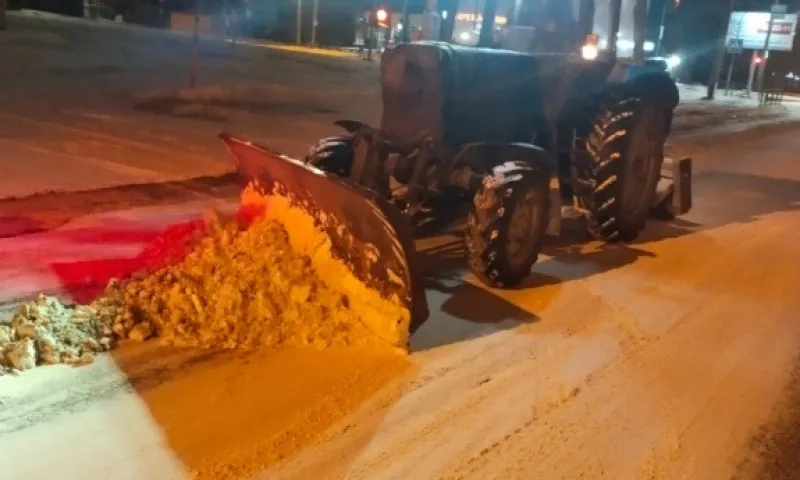 Девять тысяч кубометров снега вывезли с улиц Барнаула за выходные