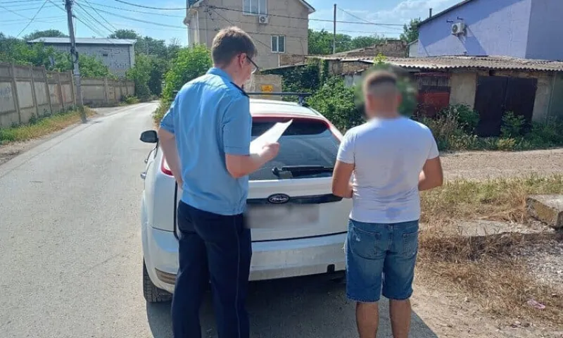 Купленную крымчанином машину арестовали для погашения долга беглого отца из Алтайского края
