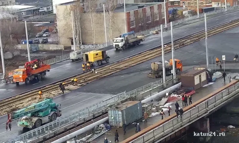 Губернатор Томенко рассказал, когда откроется движение по мосту на Новом рынке